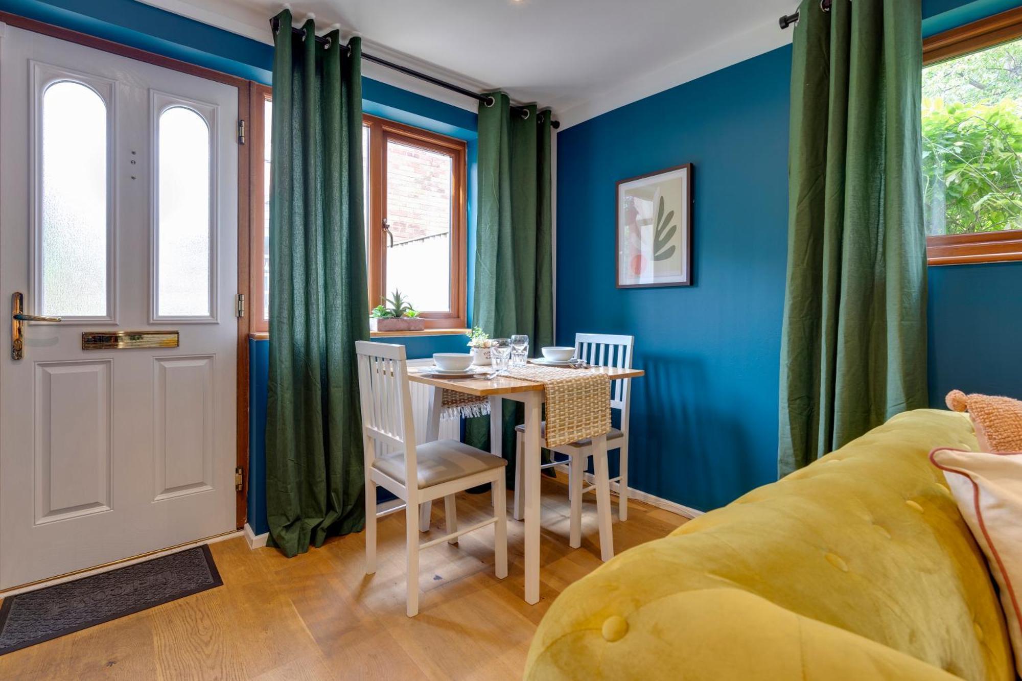 Fully Refurbished 1 Bedroom Apartemen *